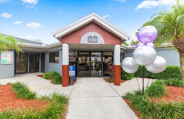 The Palms at Sand Lake