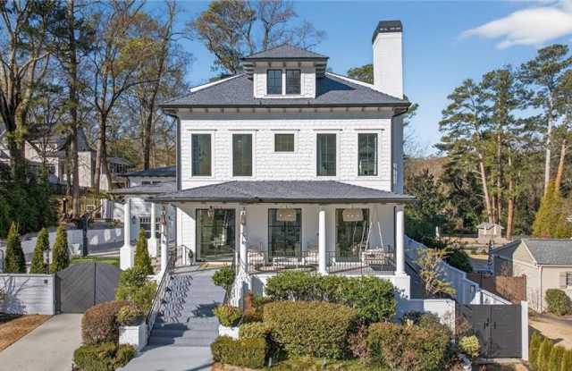 1812 Wellbourne Drive NE