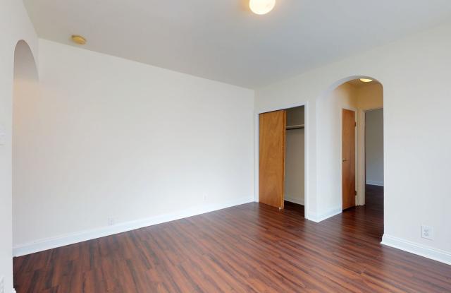 Chester Lynn Apartments