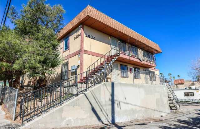 1404 E Mesquite Avenue