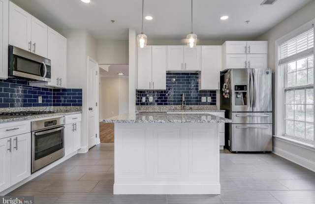 305 REDLAND BLVD #101