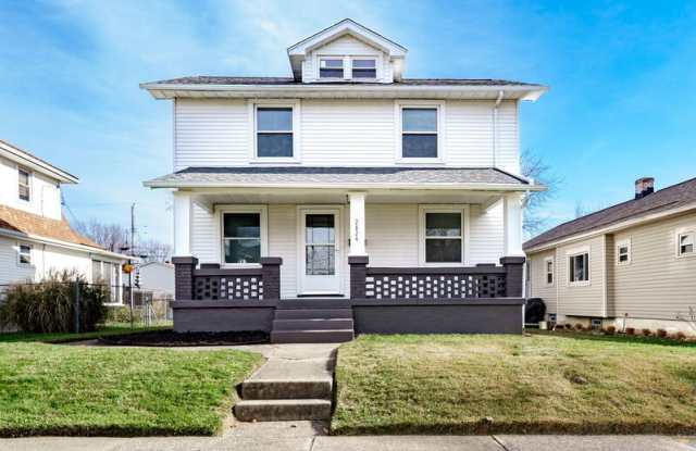 Photo of 2824 Dwight Ave