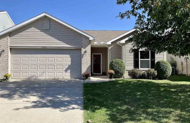 Well-maintained 3BR/2BD Fenced Ranch