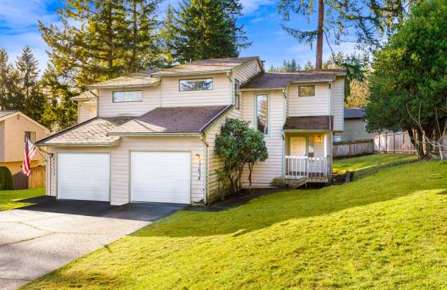 Redmond 3BR | 1.5BA Duplex with Attached Garage