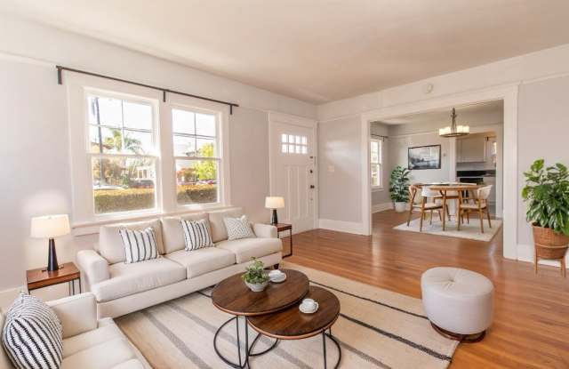 Charming North Park 2 Bed/1Bath with Washer/Dryer, Backyard & Parking!