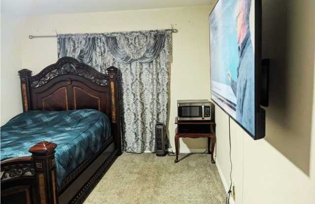 308 W Artesia Street