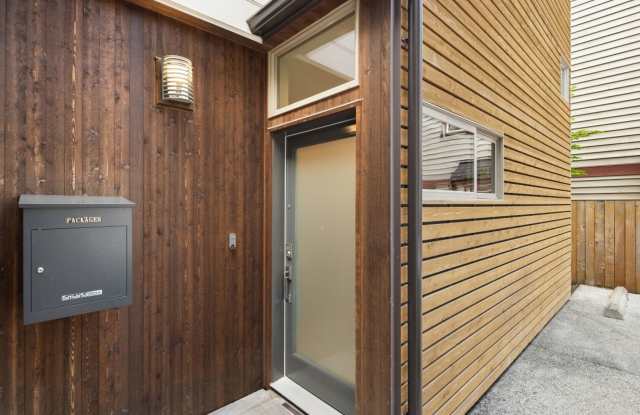 3bd/3ba Seattle Townhome
