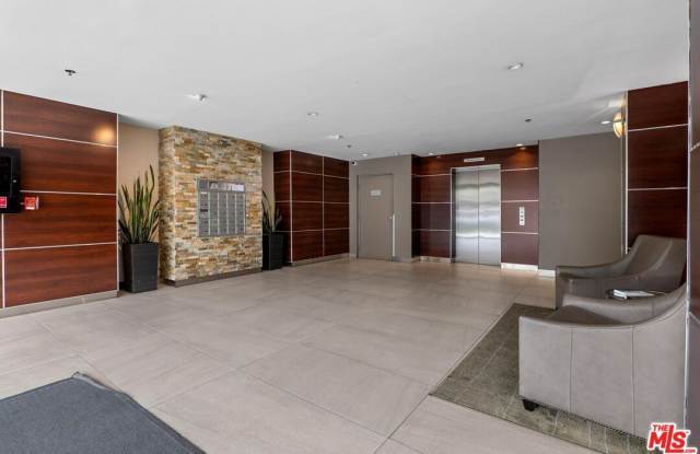 1617 S Beverly Glen Blvd