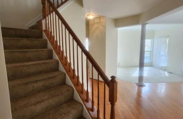 10208 ROLLING GREEN Way