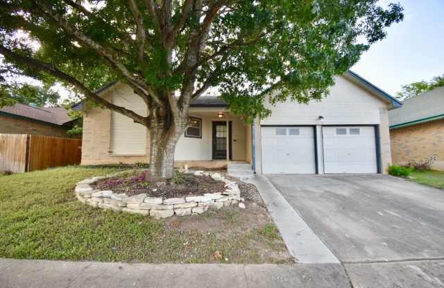Welcome home to 7827 Forest Briar! - 7827 Forest Briar, Live Oak, TX 78233