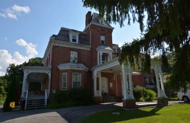 3 Pine Terrace Road