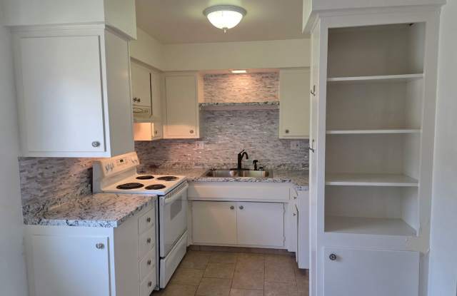 Available Now!- Cute 2 bedroom - 1.5 bath!