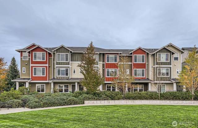 Charming 2BR Townhome in Mill Creek