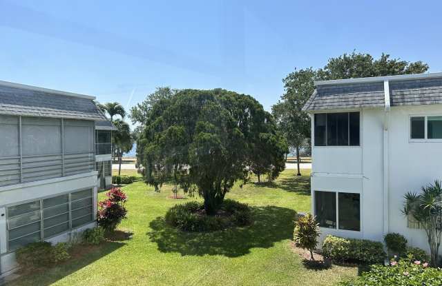 3280 N Lake Osborne Drive