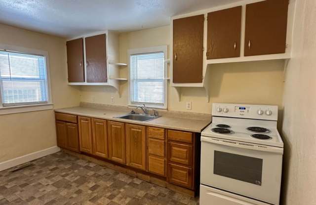 Renovated 2 bedroom, 1 bathroom home on Southside