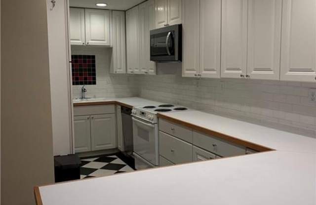 3060 Pharr Court North Court NW