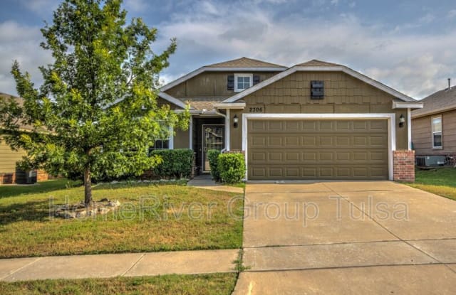 2306 E Fargo Pl - 2306 East Fargo Place, Broken Arrow, OK 74012