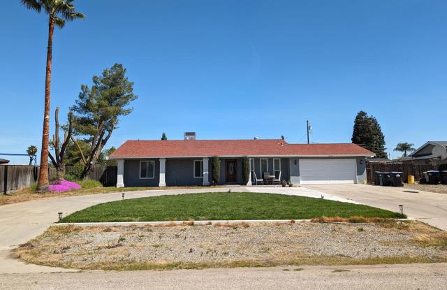 Updated Madera Acres area home offering a large lot, nice amenities and Solar. Easy HWY 99 access. photos photos