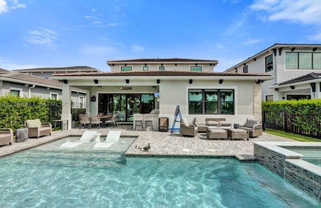 12474 Solana Bay Cir