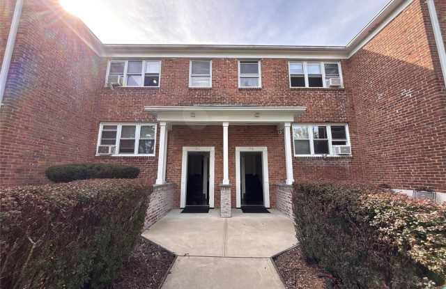 Photo of 28 Linden Street unit: 2