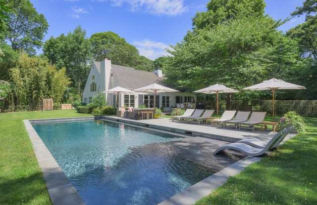 6 Glenwood Ln