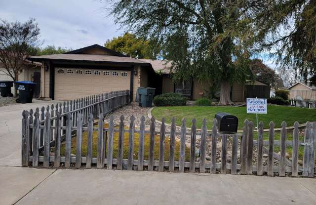 3 Bedroom 2 Bathroom SW location! Available Now! Call today for information! - 5220 West Feemster Court, Visalia, CA 93277