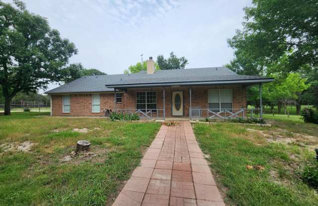 Photo of 3/2 Home on 3 acres in West Lampasas