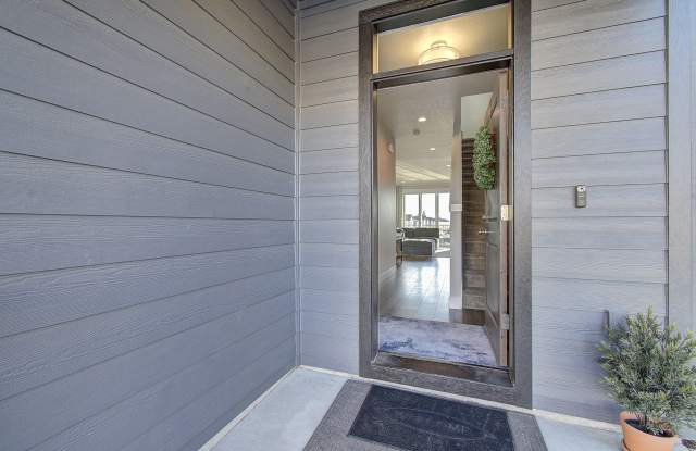 17606 Northwest 7th Avenue