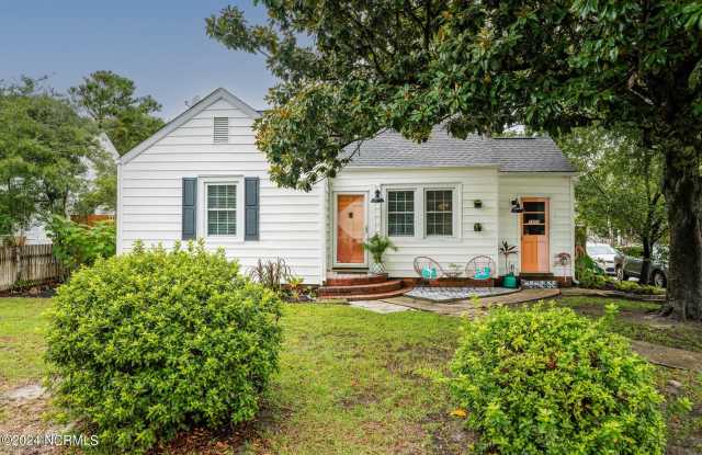 Photo of 1900 Bridges Street