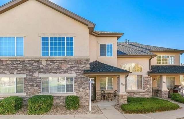 2 Bedroom Townhome in Aurora - 1405 South Chambers Road, Aurora, CO 80012