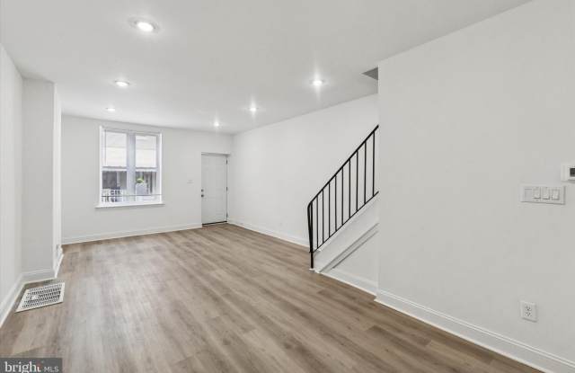 1761 N NEWKIRK Street