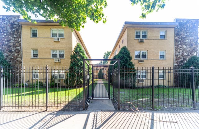 1819 West TOUHY Avenue - 1819 West Touhy Avenue, Chicago, IL 60626