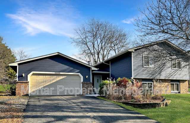 5000 Goldenrod Lane North