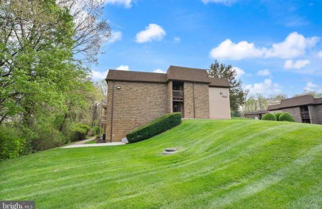 8511 BARRINGTON COURT