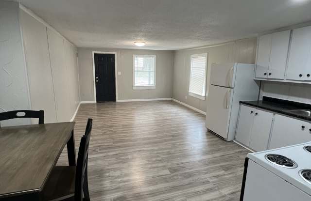 300 W 16th St