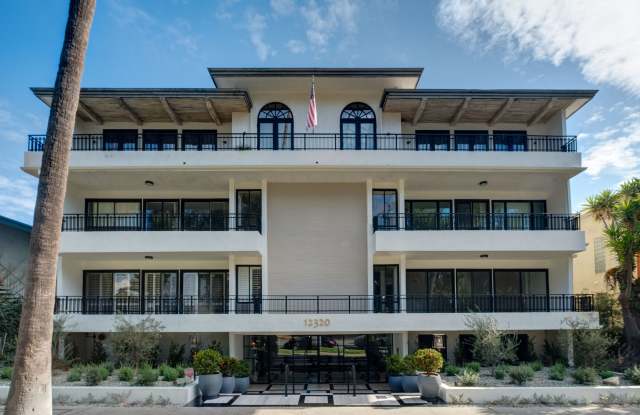 Photo of 12320 Montana Ave.