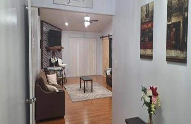 6567 NE Montrose Trail