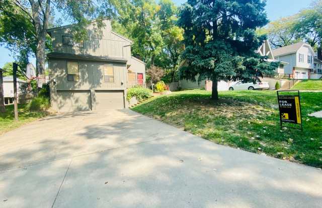 {13042} Contemporary in Lenexa + Fenced Yard + All Appliances Included