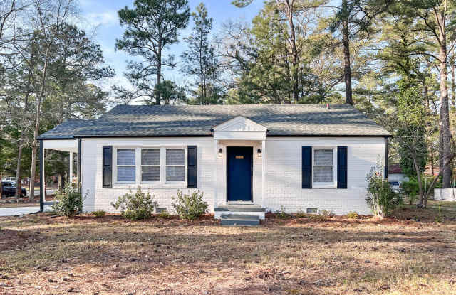 Photo of 1800 Rosewood Avenue