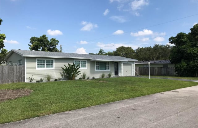 12420 SW 88th Ct - 12420 Southwest 88th Court, Kendall, FL 33176