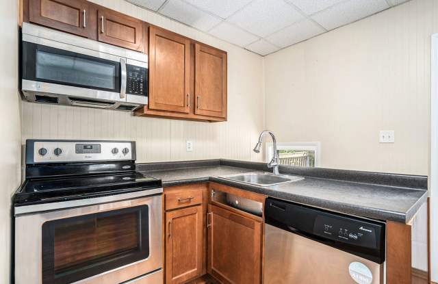 $1350 Eastwood 2-Bed/1-Bath Ranch, Basement, Large, Fenced yard - Ask about our no security deposit option!