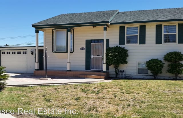 845 East Winchester Drive - 845 East Winchester Drive, Rialto, CA 92376