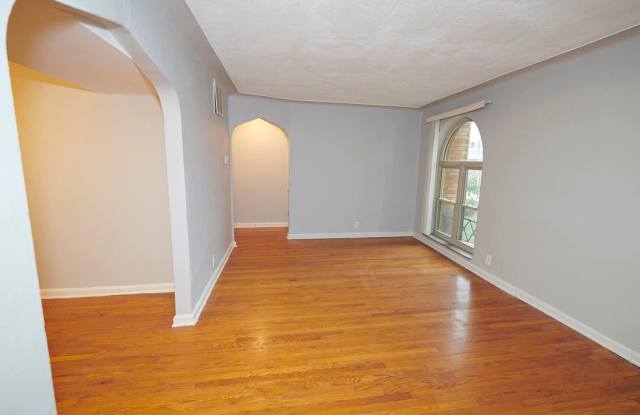 5823 Lindenwood 2E | southcityspaces.com |