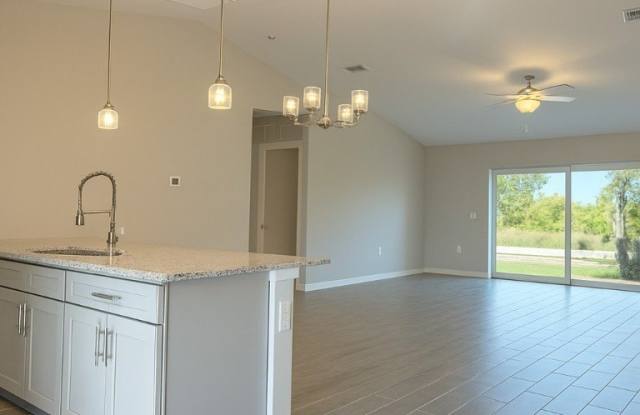 1805 NW 13th Terrace