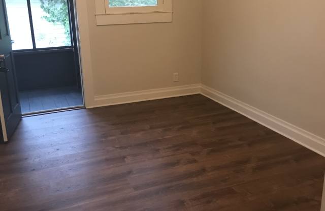 324 1/2 West Patterson Street