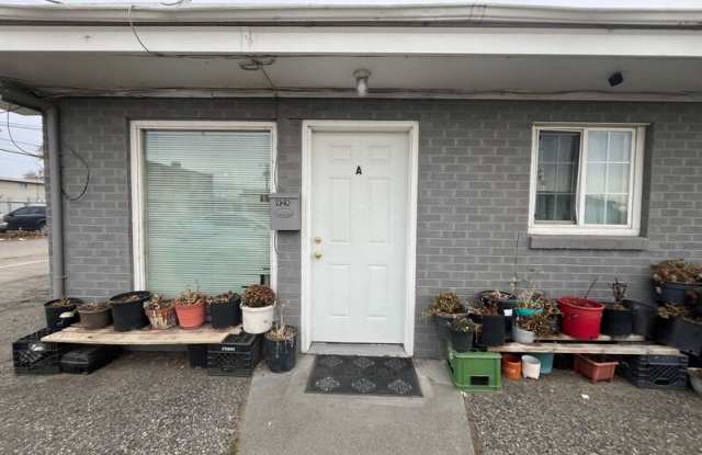 Photo of 928 W Ruby
