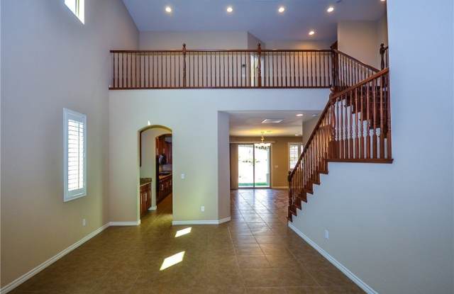 685 Catalina Aisle Street