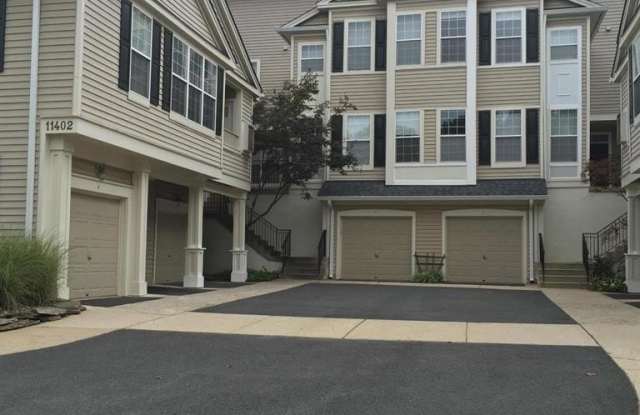11402-E GATE HILL PL #E