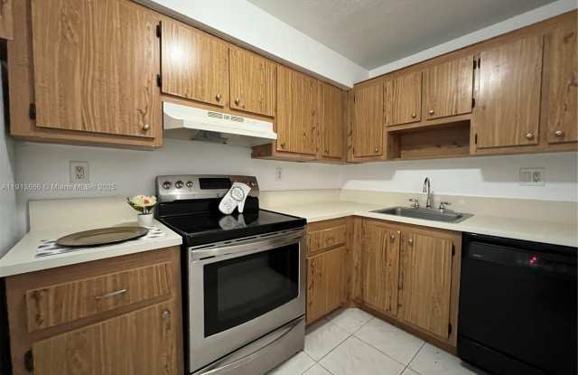 3720 N Pine Island Rd