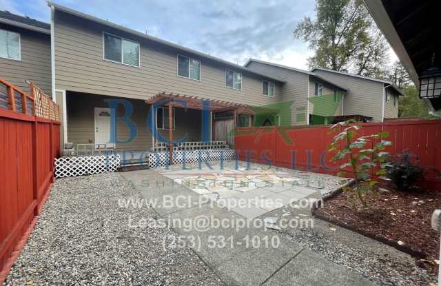 Beautiful 3 Bedroom House in Puyallup Available July 1, 2026!